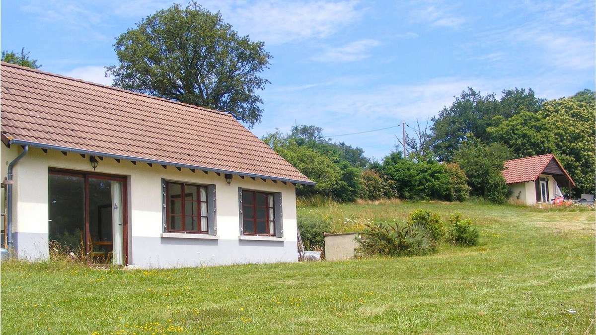 Saint-Hilaire-les-Places House | 2 bedroom accommodation in St Hilaire Les Places