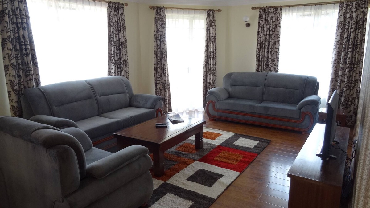 Thompson Estate Apartment | 2 bedroom furnished Penthouse apartment