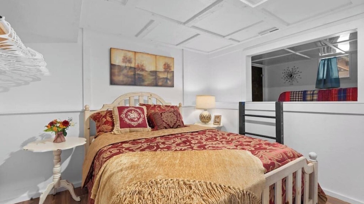 Loveland House | 2 Bedroom, Garden Level Basement