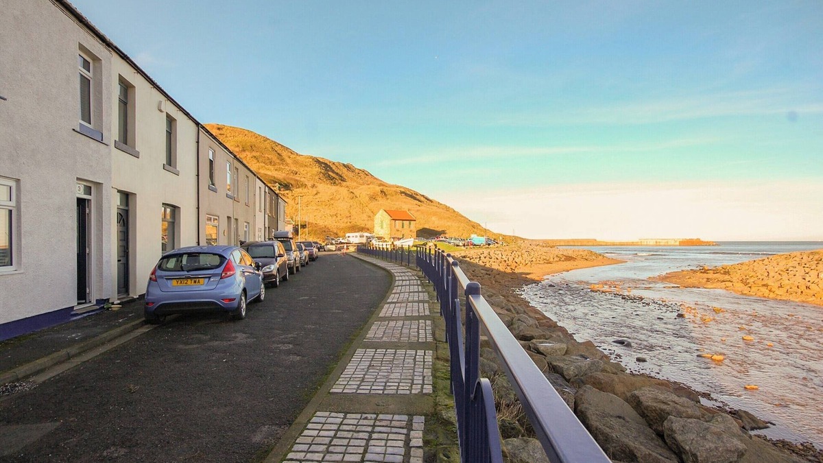 Skinningrove Cottage | 2 bedroom accommodation in Skinningrove, near Saltburn-by-the-Sea