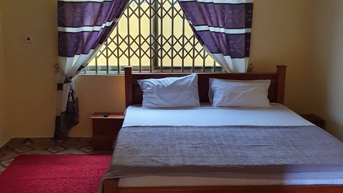 North Legon House | 2 Bedroom ensuite executive apartment, 3 baths, 3 toilets