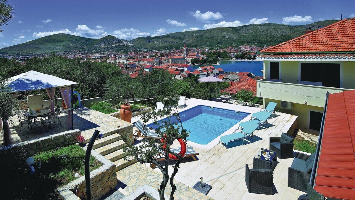 Trogir Apartment | 2 bedroom gorgeous apartment in Trogir