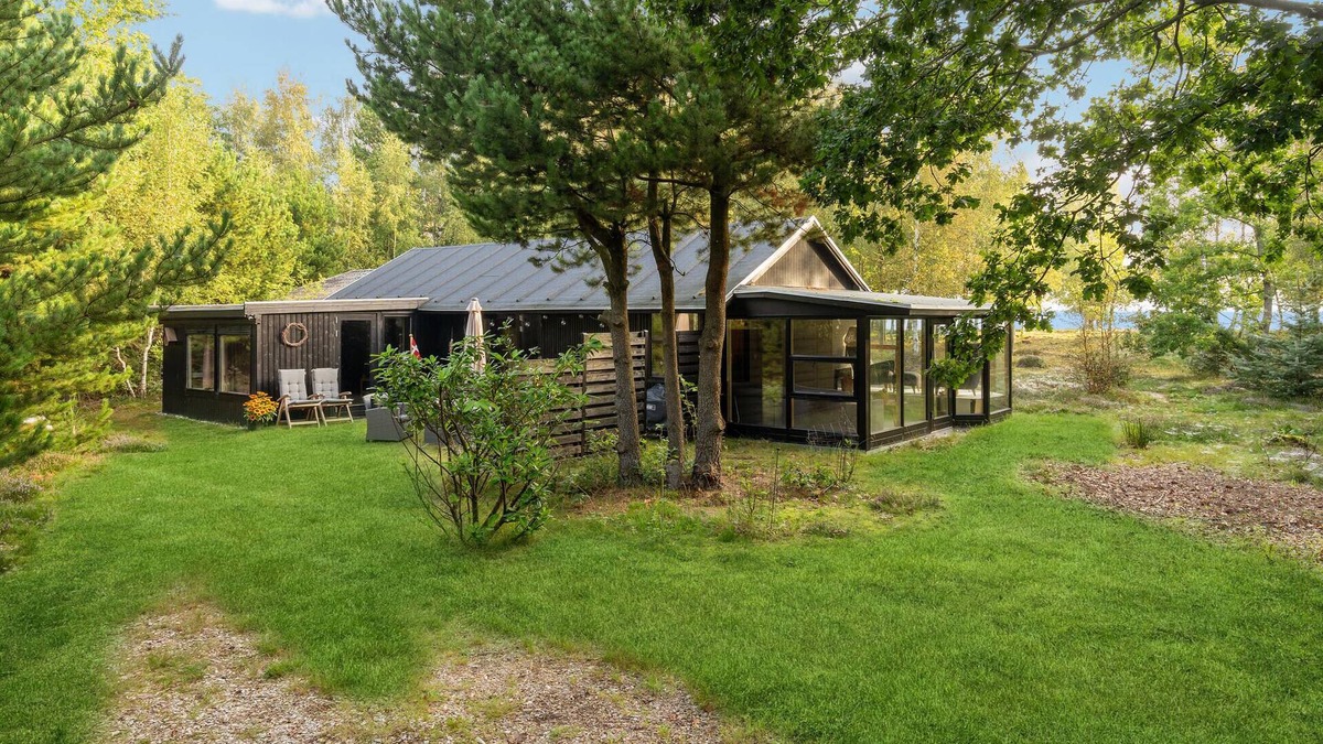 Sundstrup House | 2 bedroom gorgeous home in Højslev
