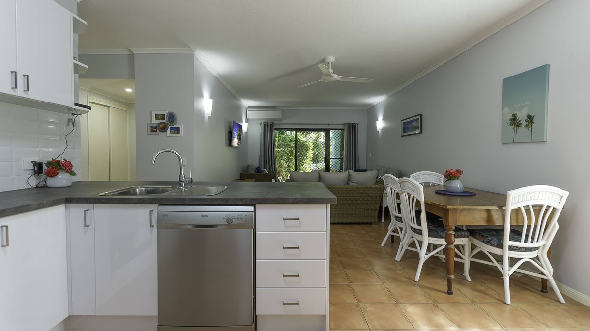Port Douglas Apartment | 2 BEDROOM GROUND FLOOR APARTMENT 500M TO THE BEACH AND CLOSE TO MAIN STREET