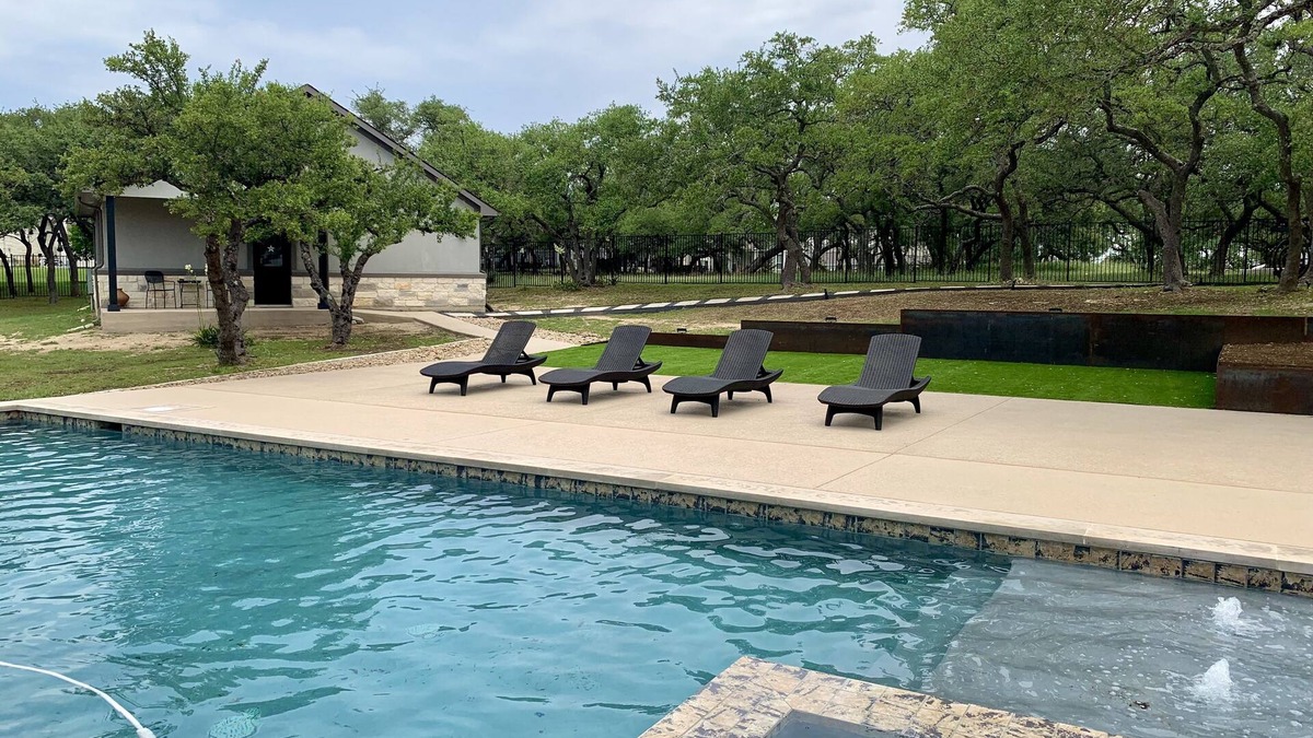 Highpointe House | 2 bedroom Hill Country Casita w/Pool and Hot Tub