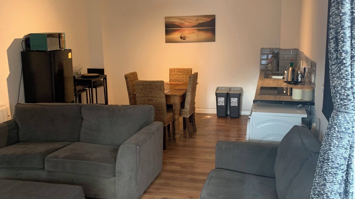 Felixstowe House | 2 Bedroom Home Beach Road West Felixstowe Sea Front.