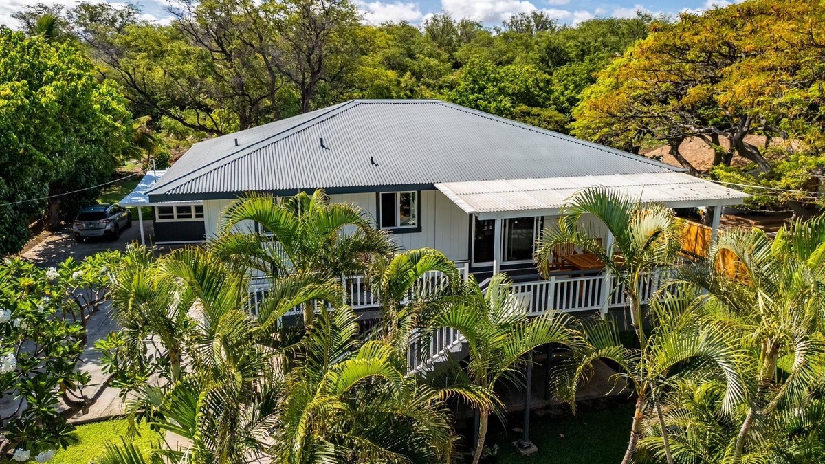Kamuela House | 2 bedroom home minutes to world class beaches, surf, scuba, snorkeling & golf!