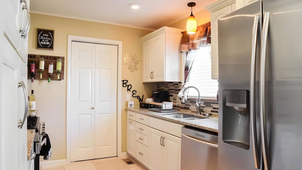 Tulsa House | 2 Bedroom Home with 3 beds, mins from Casino
