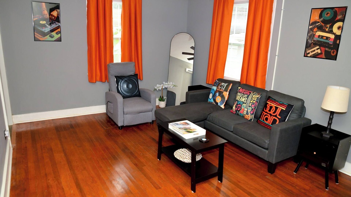 Montgomery House | 2-bedroom house close to Downtown, AFB, and ASU. Sleeps 6 adults