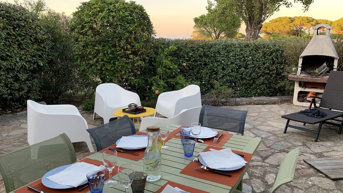 Marine de Saint Ambroggio Villa | 2 bedroom house for 4-6 people, beach 100m, WIFI internet, quiet