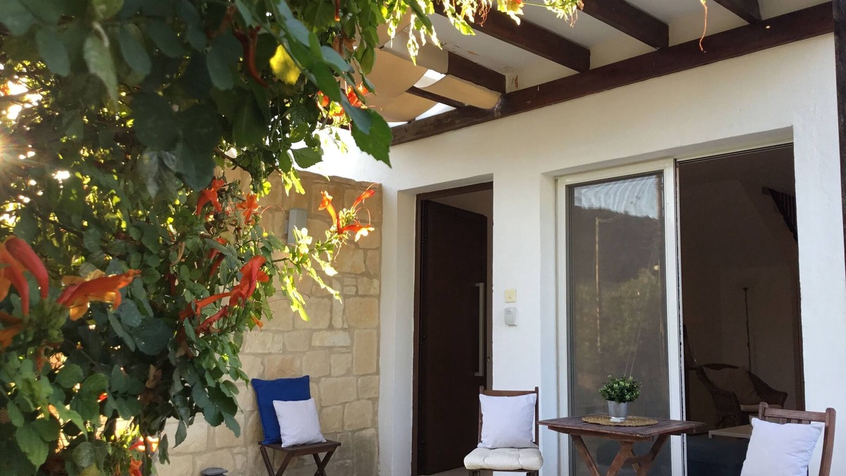 Pissouri House | 2 Bedroom House with Sea View, 150m from Pissouri Beach
