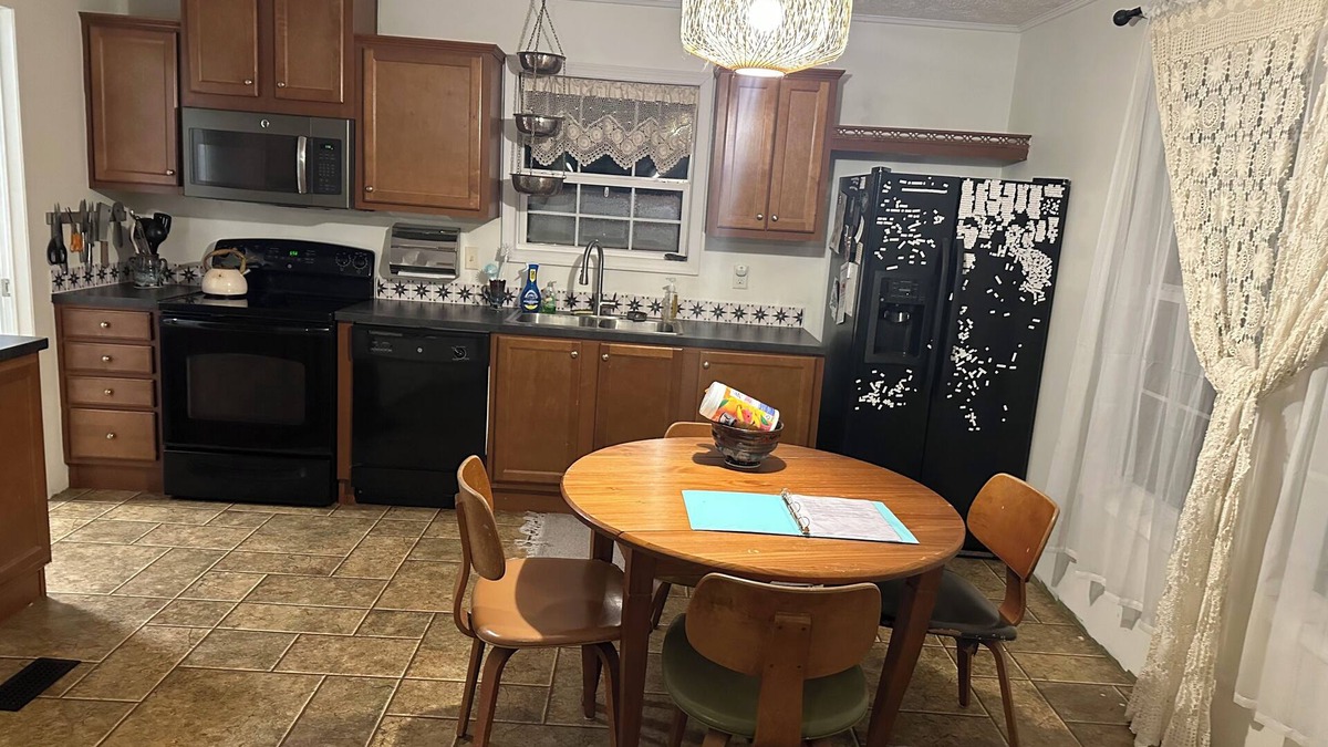 Wakefield House | 2-bedroom house with office space with amenities for long or short term stay