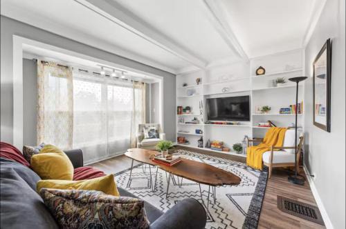 Kamm's Corners House | 2 Bedroom in Kamm's Corner!