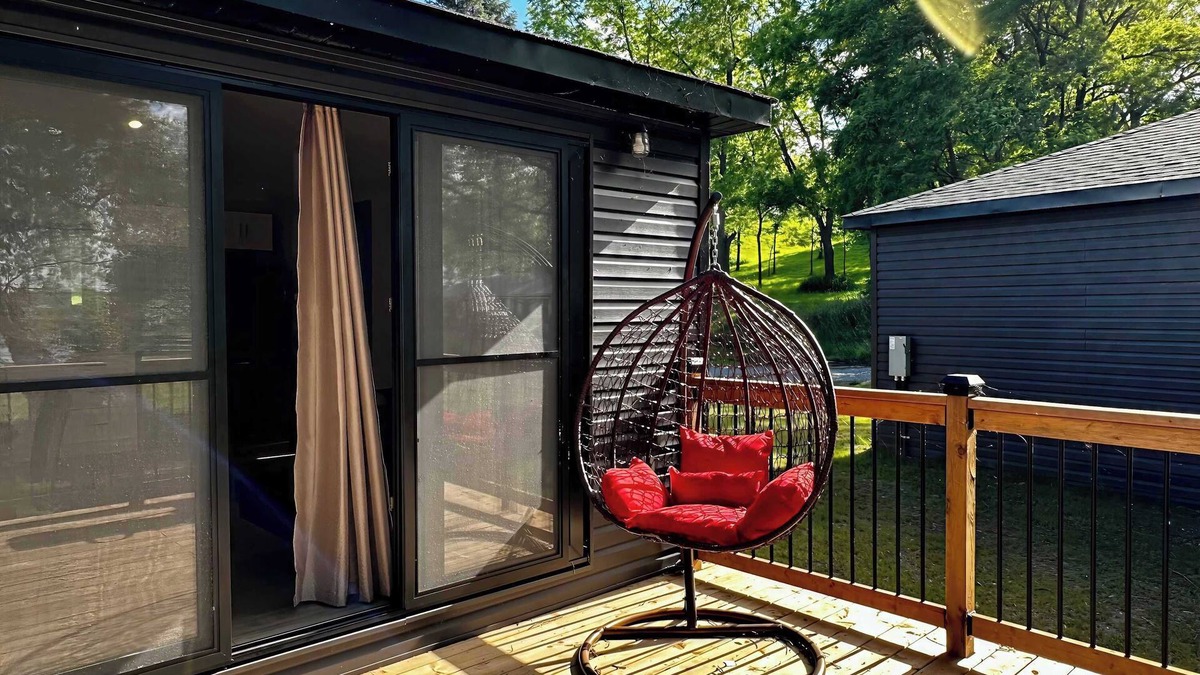 Harwood House | 2-bedroom Lake Front Cottage in Harwood, ON #1