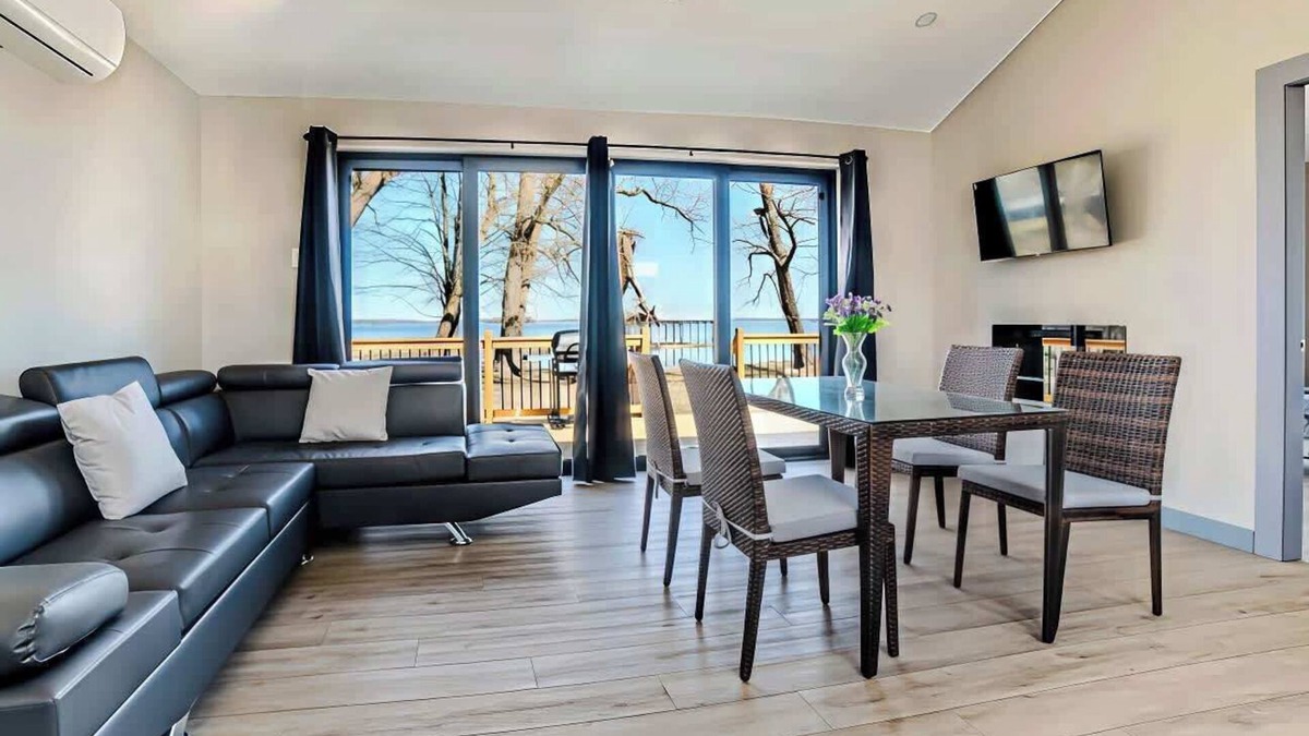 Harwood Cabin | 2-bedroom Lake Front Cottage in Harwood, ON #3