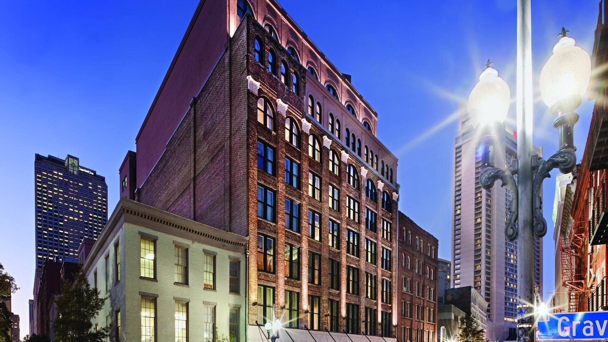 French Quarter Resort | 2 Bedroom Lock-Off Suite in Downtown New Orleans for Super Bowl 2025