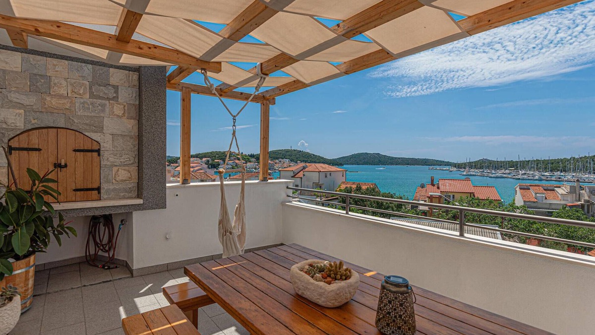 Rogoznica Apartment | 2 bedroom lovely apartment in Rogoznica