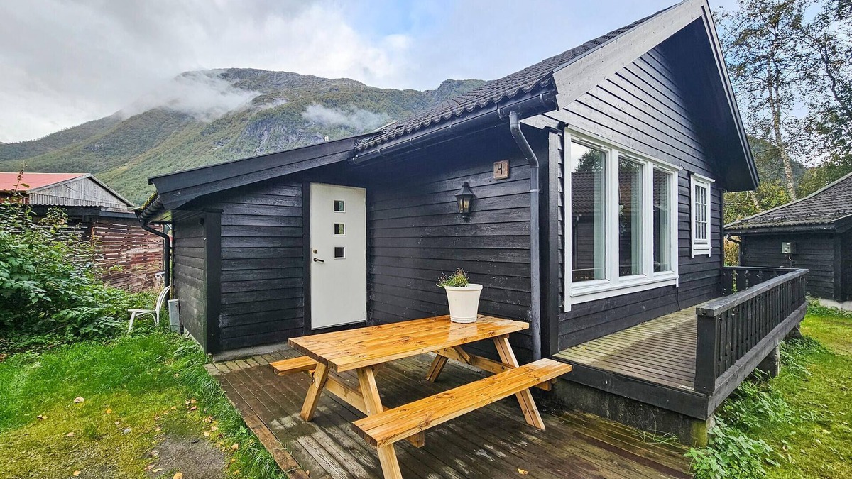 Roldal House | 2 bedroom lovely home in Røldal