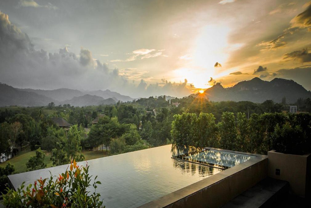 Mu Si Apartment | 2 Bedroom Luxury Pool Penthouse at ATTA