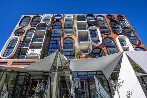 Braddon Apartment | 2 Bedroom Luxury & style in the heart of Braddon
