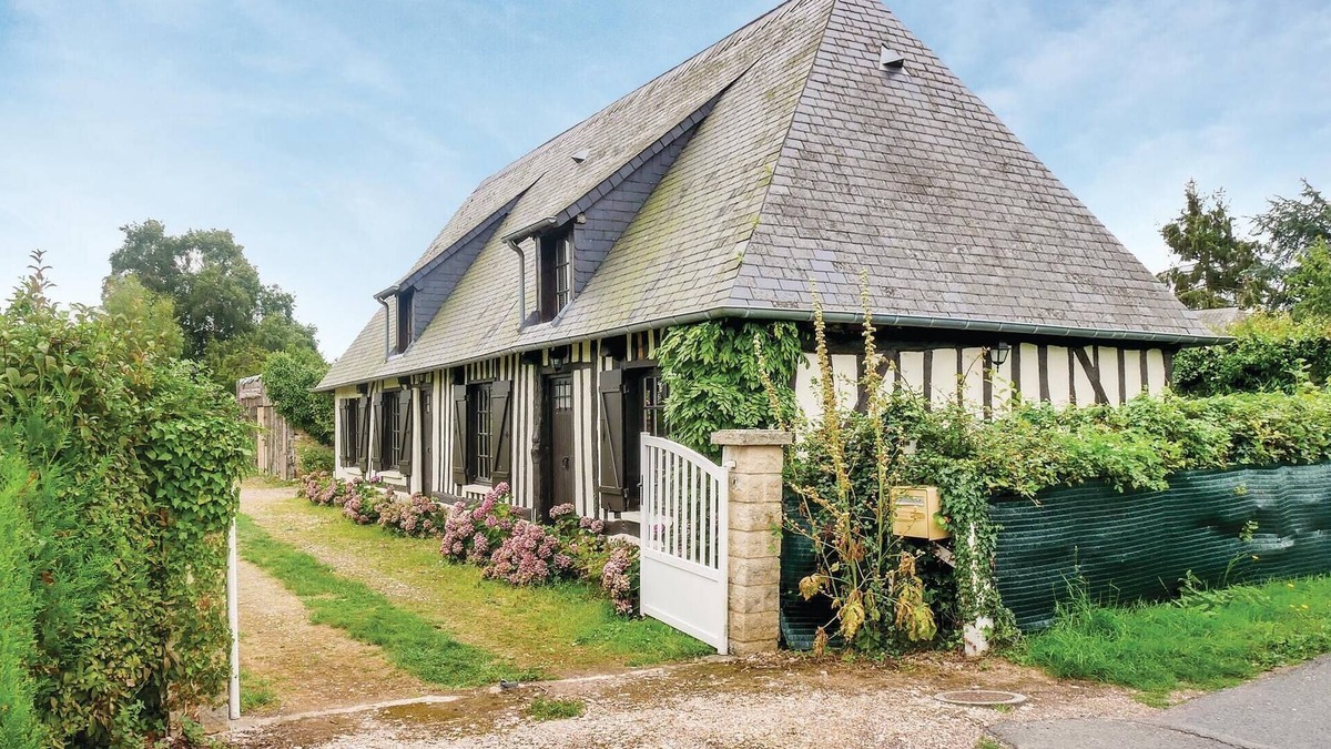 Berville-sur-Mer House | 2 bedroom nice home in Berville-sur-Mer