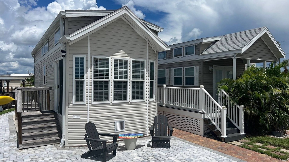 Charlotte Park House | 2-bedroom over 55+ community in delightful Punta Gorda great amenities