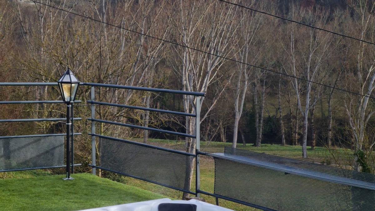 Villeneuve-dʼAllier House | 2 Bedroom Private vacation home in Villeneuve-d'Allier