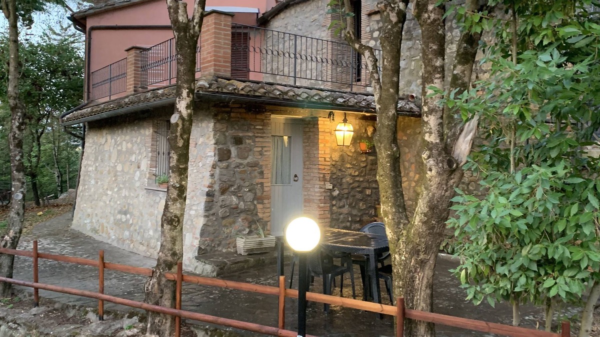 Ficulle House | 2 Bedroom Private vacation home in Ficulle