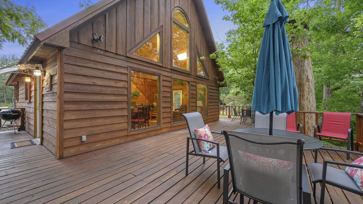 Broken Bow Cabin | 2 Bedroom Riverfront A-Frame Cabin with Deck