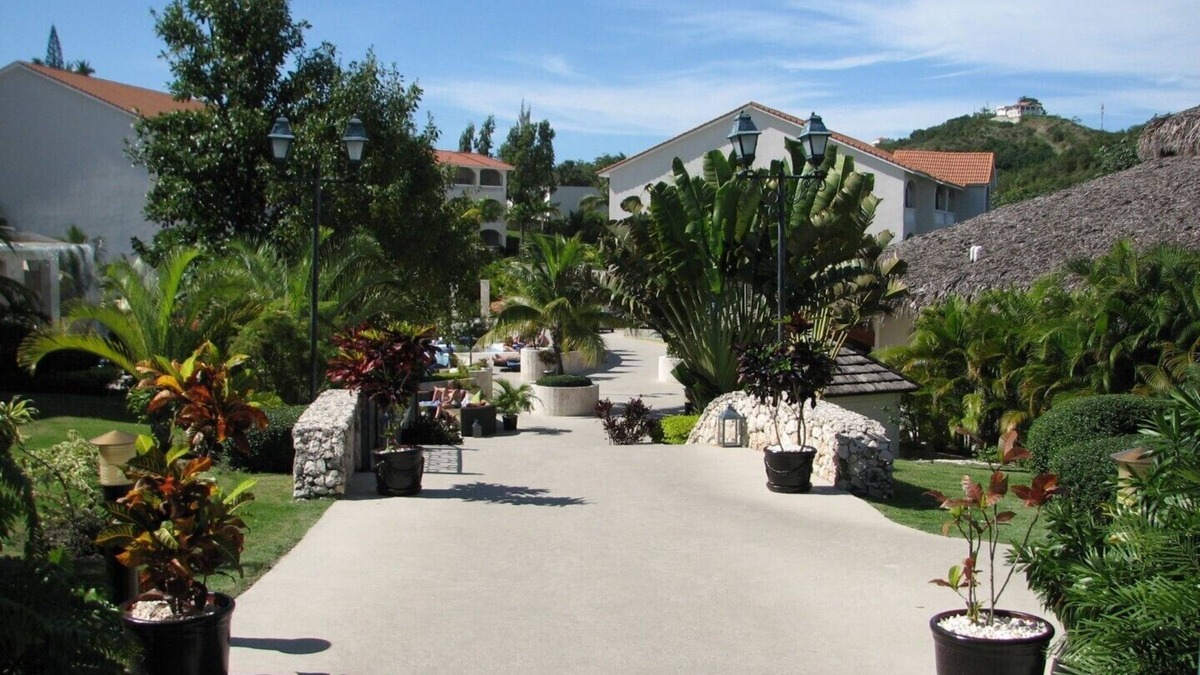 Los Maestros Resort | 2 Bedroom room at Lifestyle Resort