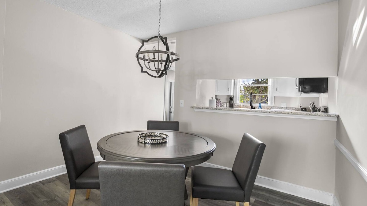 Forest Acres House | 2 Bedroom - Safe & Convenient