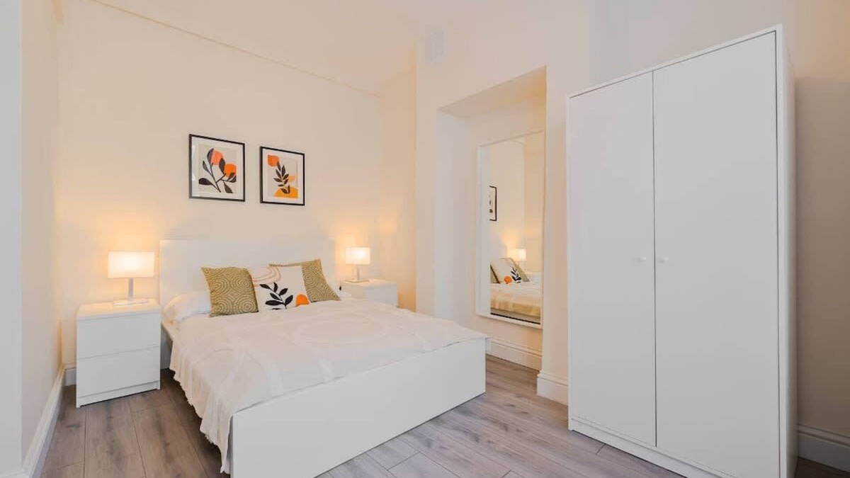 West Norwood Condo | 2 Bedroom SE London Home - Cosy & Great Location