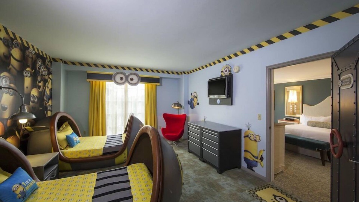 Florida Center Hotel | 2-Bedroom Suite at a 4⭐️ Hotel