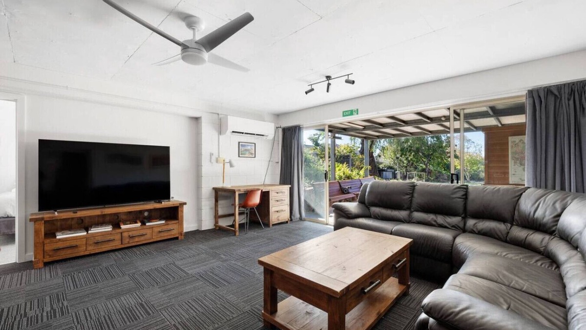 Highett Condo | 2-bedroom suite w/private kitchen & bathroom