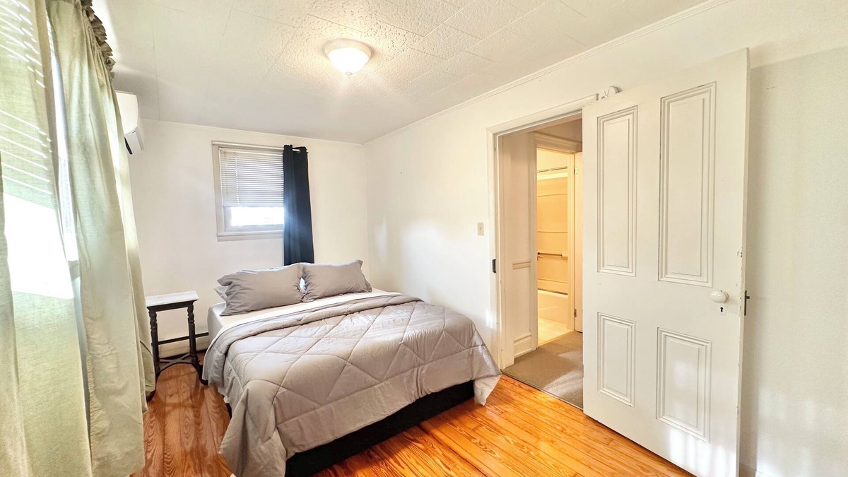 Danville House | 2 Bedroom Unit 5 Min to Walk GMC