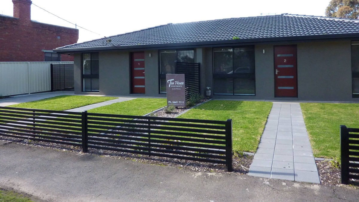 Bendigo Apartment | 2 Bedroom Unit Opposite Beautiful Lake Weeroona