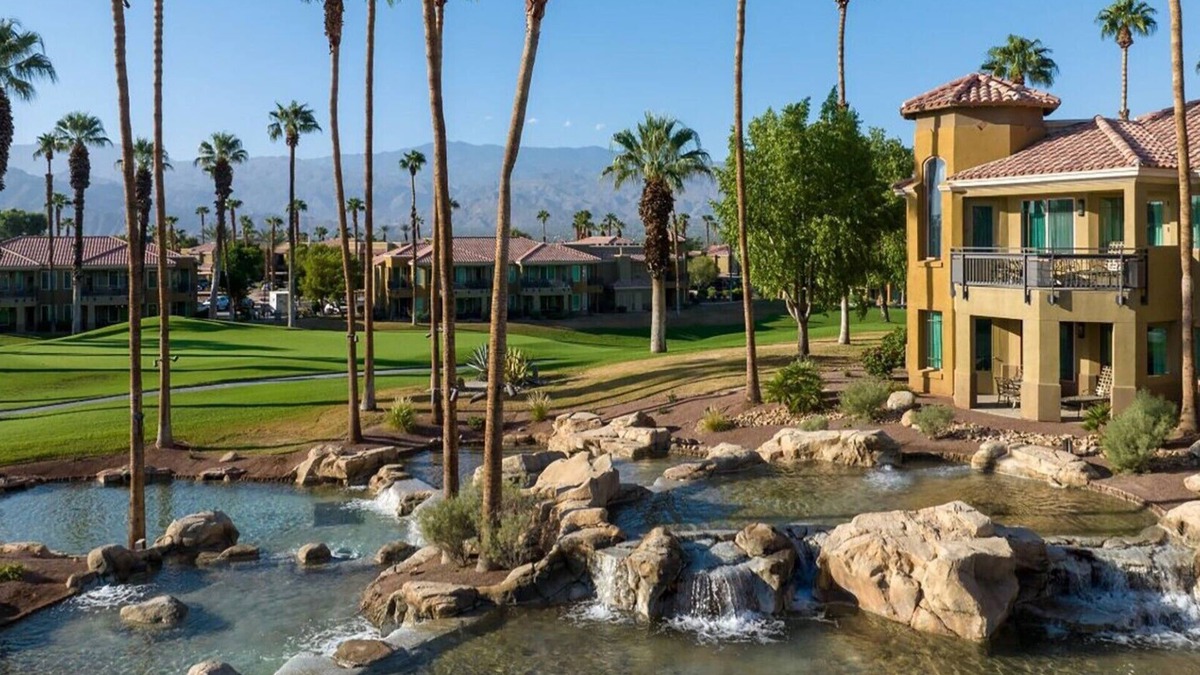 Palm Desert Resort | 2 Bedroom Villa at Marriott's Desert Springs Villas