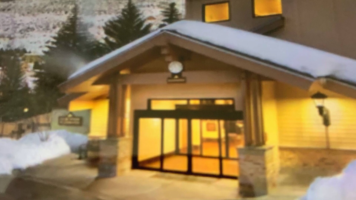 Vail Villa | 2-bedroom villa with AC, WiFi, Fireplace in enchanting Vail. 1.3 to ski lift