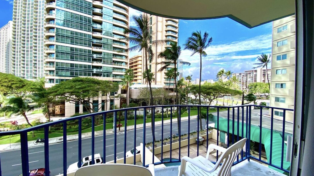 McCully - Moiliili Apartment | 2 Bedroom Waikiki Vacation Rental