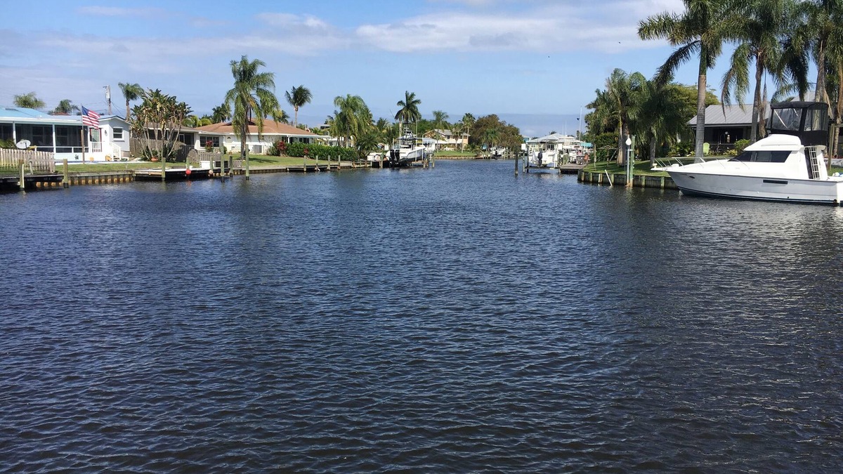 Palm City House | 2 bedroom waterfront with dock for your boat