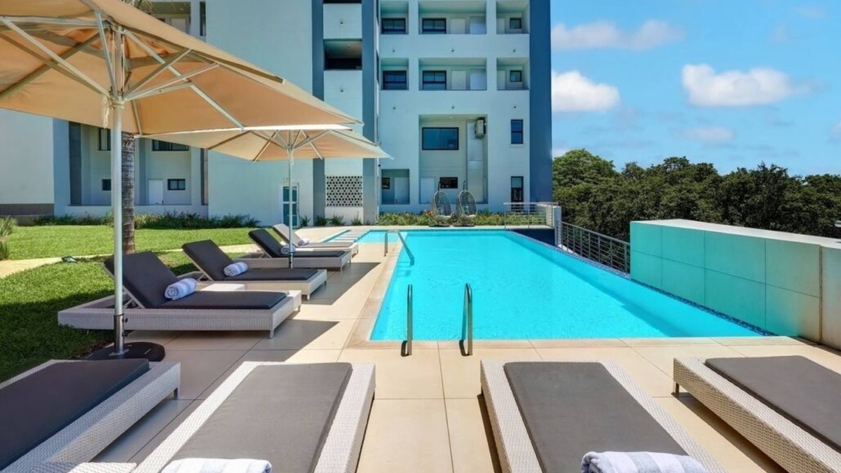 Menlyn Apartment | 2 bedroom with en suit Pretoria