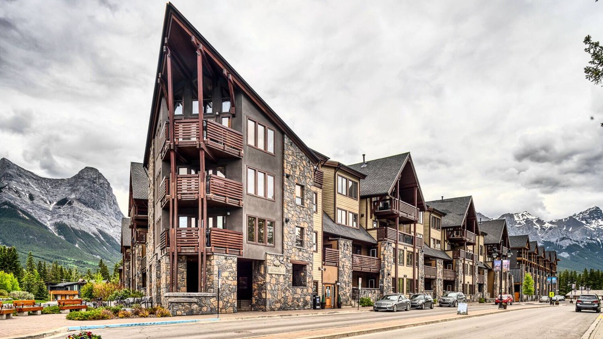 Canmore Condo | 2 Bedrooms, 2 Baths, Sleeps 4+1, short walk to Main St., stunning mountain views