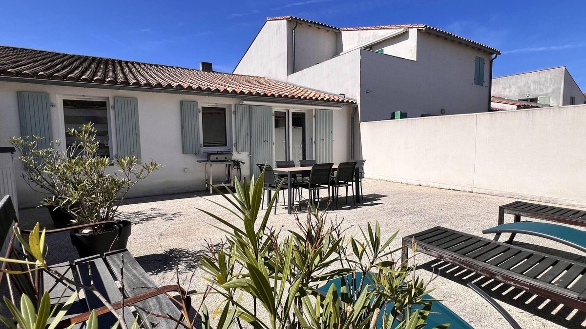 Saint-Martin-de-Re Apartment | 2 Bedrooms Apartment In Saint-Martin-De-Ré
