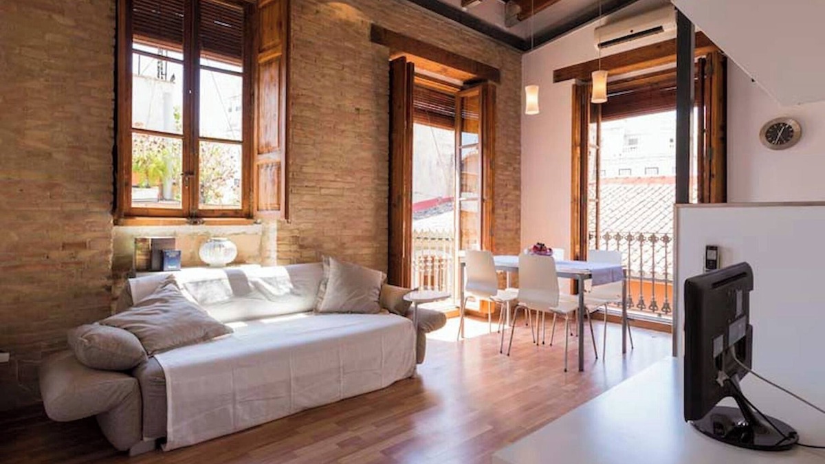 Ciutat Vella Apartment | 2 Bedrooms Apartment In Valencia
