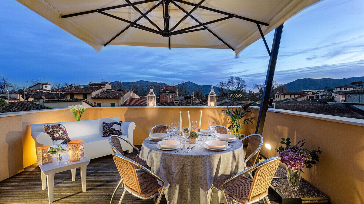 Lucca Historical Center Apartment | 2 Bedrooms Apartment with Terrace and Amazing Views