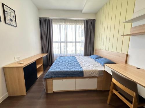 Thu Thiem Apartment | 2 Bedrooms At The Sun Avenue In The Center Of District 2 With Overflow Swimming Pool