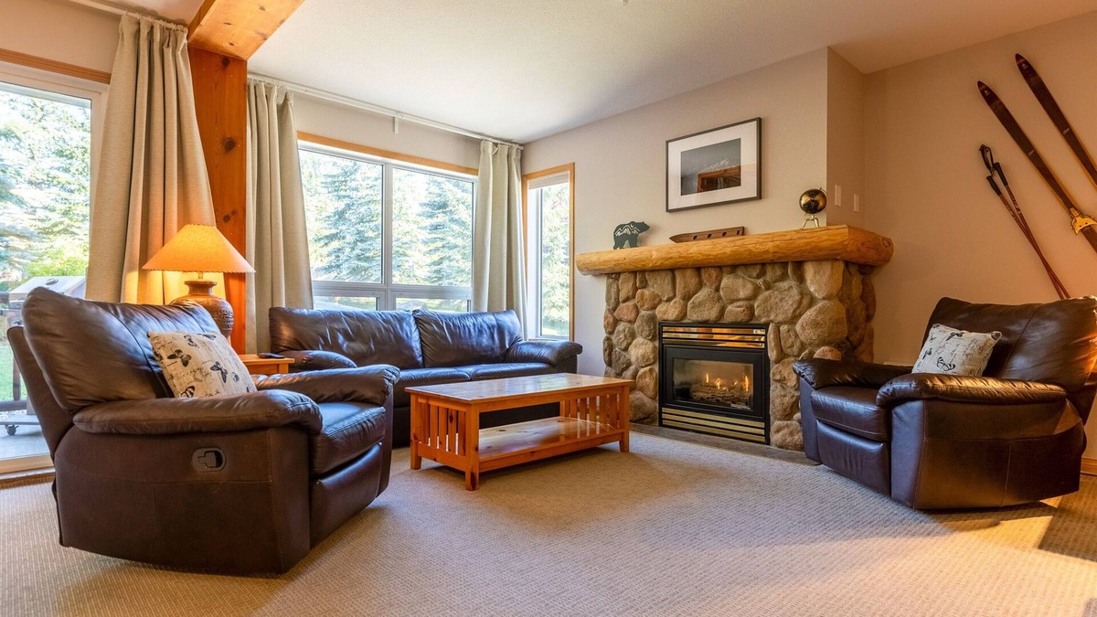 East Kootenay Condo | 2 Bedrooms l Sleeps 4 Adults l Private Hot Tub
