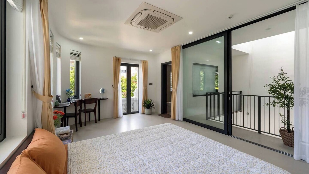 Hue Villa | 2 beds in a room pool view