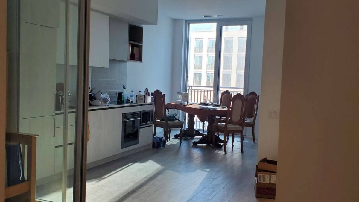 Concord Apartment | 2 beds with 2 computer desks and bathroom near subway Vaughan buses terminal