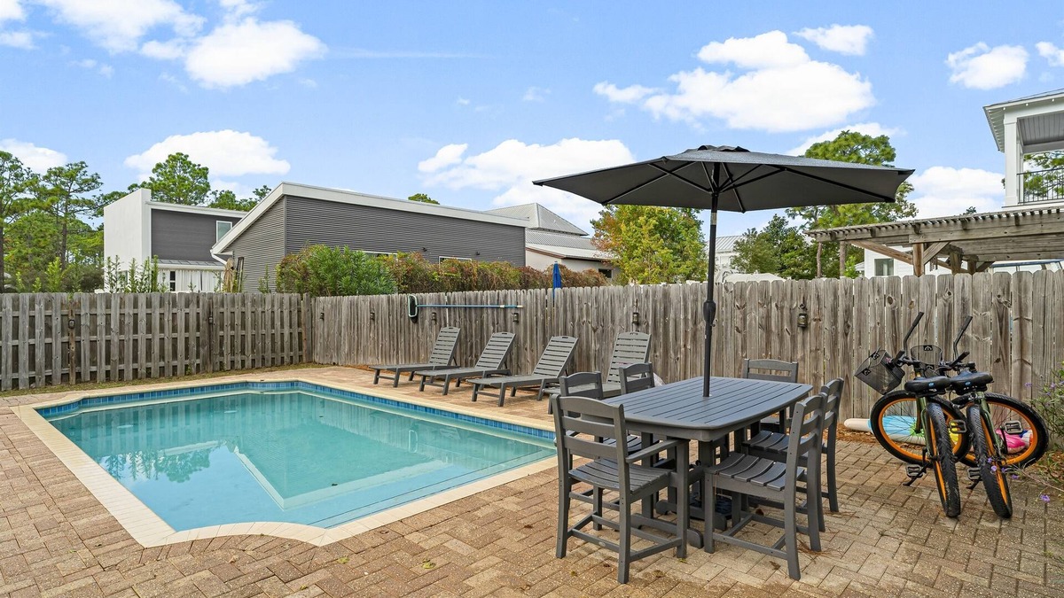 San Juan House | 2 Bikes~Walk to the beach & Bike to Seaside! Private Pool!